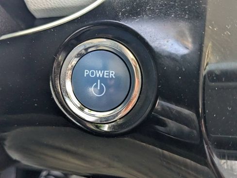 Used 2021 Toyota Prius LE FWD image 19