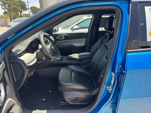 Used 2025 Jeep Compass Limited AWD/4WD image 27