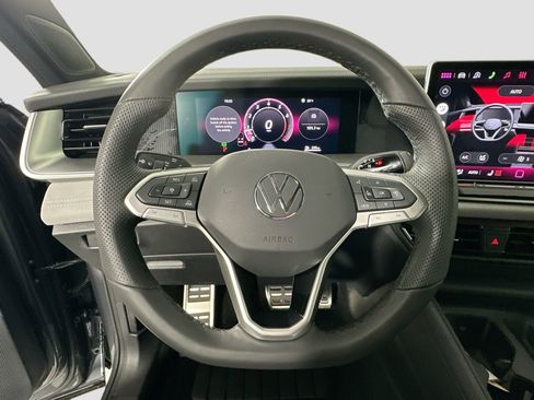 New 2026 Volkswagen Tiguan SE R-Line image 11