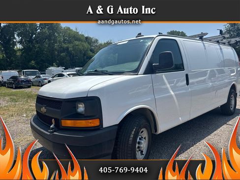 Used 2017 Chevrolet Express 2500 Extended RWD image 1