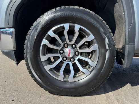 Used 2019 GMC Sierra 1500 SLE w/ X31 Off-Road Package AWD/4WD image 13