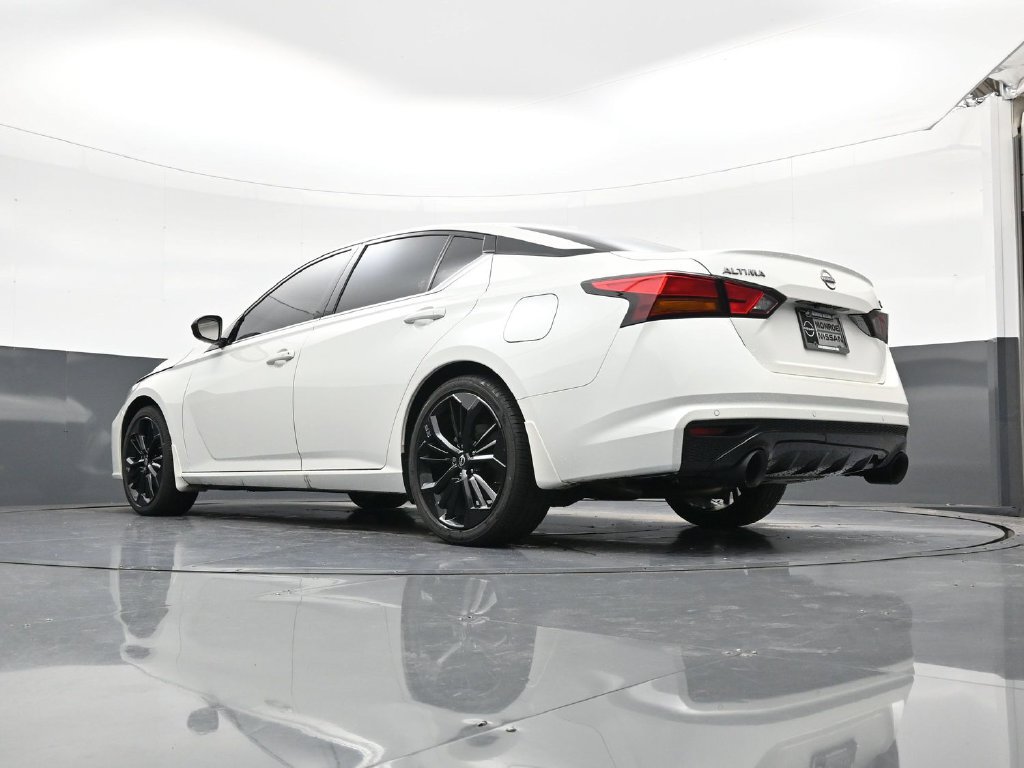 Used 2025 Nissan Altima 2.5 SR w/ SR Premium Package FWD image 24