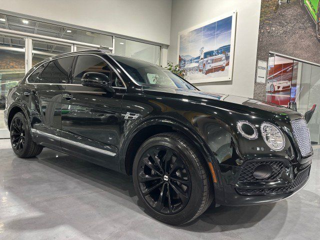 Used 2017 Bentley Bentayga AWD/4WD image 21