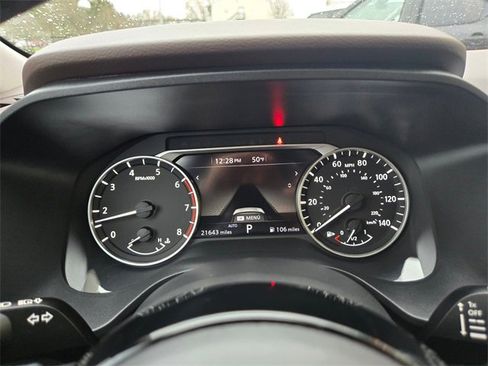 Used 2022 Nissan Rogue SV w/ SV Premium Package image 24