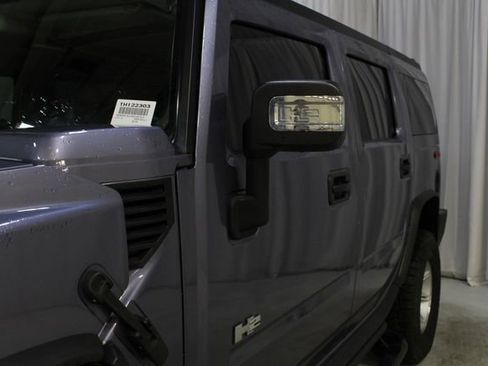 Used 2004 HUMMER H2 w/ Preferred Equipment Group image 34