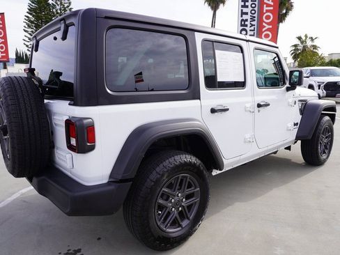 Used 2024 Jeep Wrangler Sport S image 7
