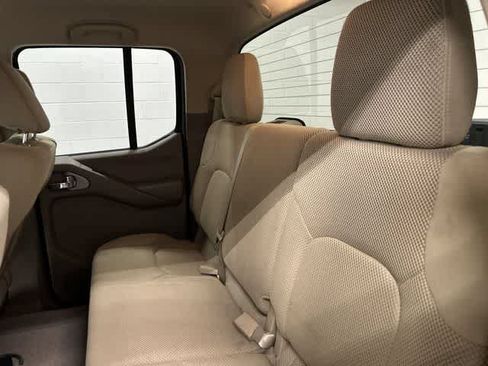 Used 2013 Nissan Frontier SV w/ SV Value Truck Pkg RWD image 14