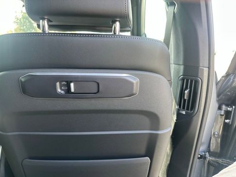New 2026 BMW X5 xDrive50e w/ Climate Comfort Package AWD/4WD image 28