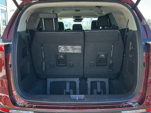 Used 2022 Kia Carnival SX image 7
