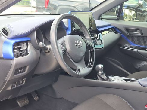 Used 2020 Toyota C-HR XLE FWD image 9