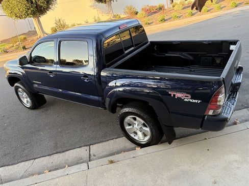 Used 2013 Toyota Tacoma PreRunner w/ TRD Sport Pkg RWD image 11
