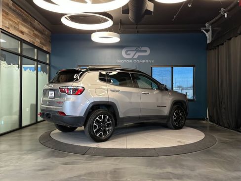 Used 2021 Jeep Compass Trailhawk w/ Sun and Sound Group AWD/4WD image 3