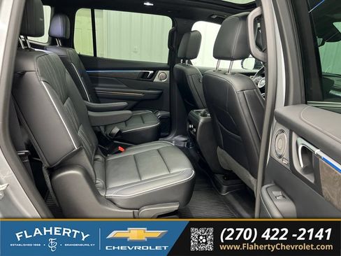 Used 2026 Buick Enclave Avenir w/ Super Cruise Package AWD/4WD image 13