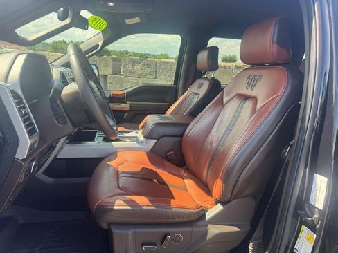 Used 2019 Ford F150 King Ranch w/ Equipment Group 601A Luxury AWD/4WD image 9