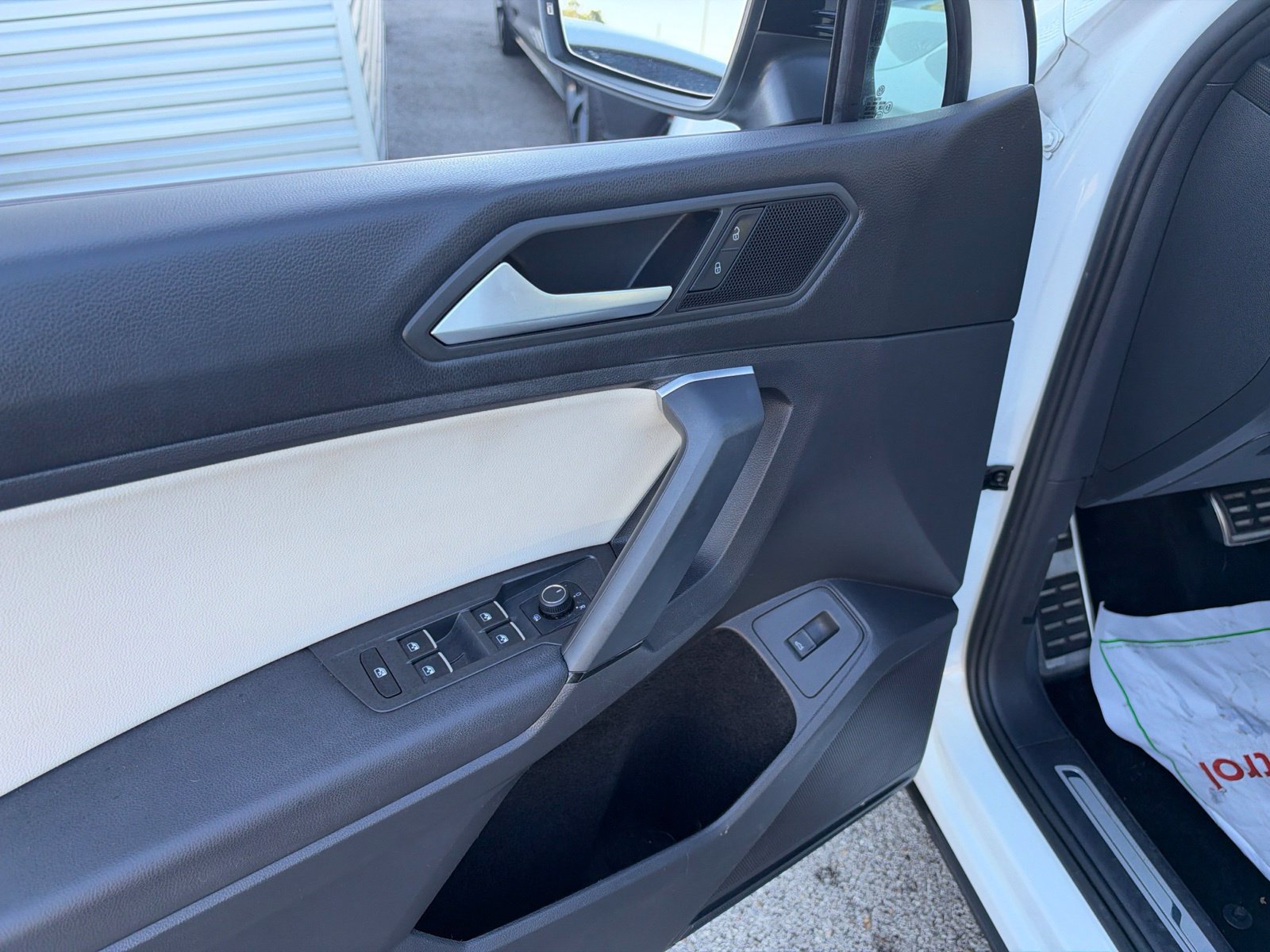 Used 2019 Volkswagen Tiguan SEL Premium R-Line FWD image 27