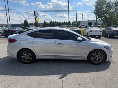 Used 2018 Hyundai Elantra SEL FWD image 5
