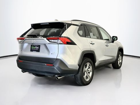 Used 2025 Toyota RAV4 LE AWD/4WD image 9