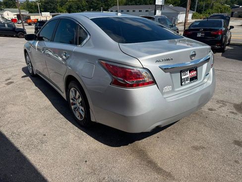 Used 2014 Nissan Altima 2.5 S w/ Display Audio Package FWD image 6
