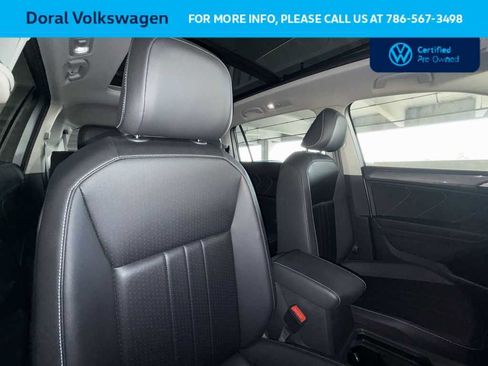 Certified 2024 Volkswagen Tiguan SE w/ Panoramic Sunroof Package FWD image 27