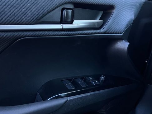 Used 2025 Toyota Camry SE image 21