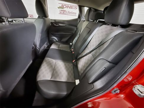 Certified 2022 Nissan Rogue Sport SV image 27