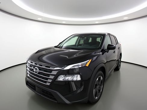 Used 2025 Nissan Rogue SV FWD image 3