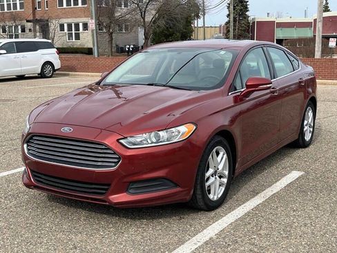 Used 2014 Ford Fusion SE image 4