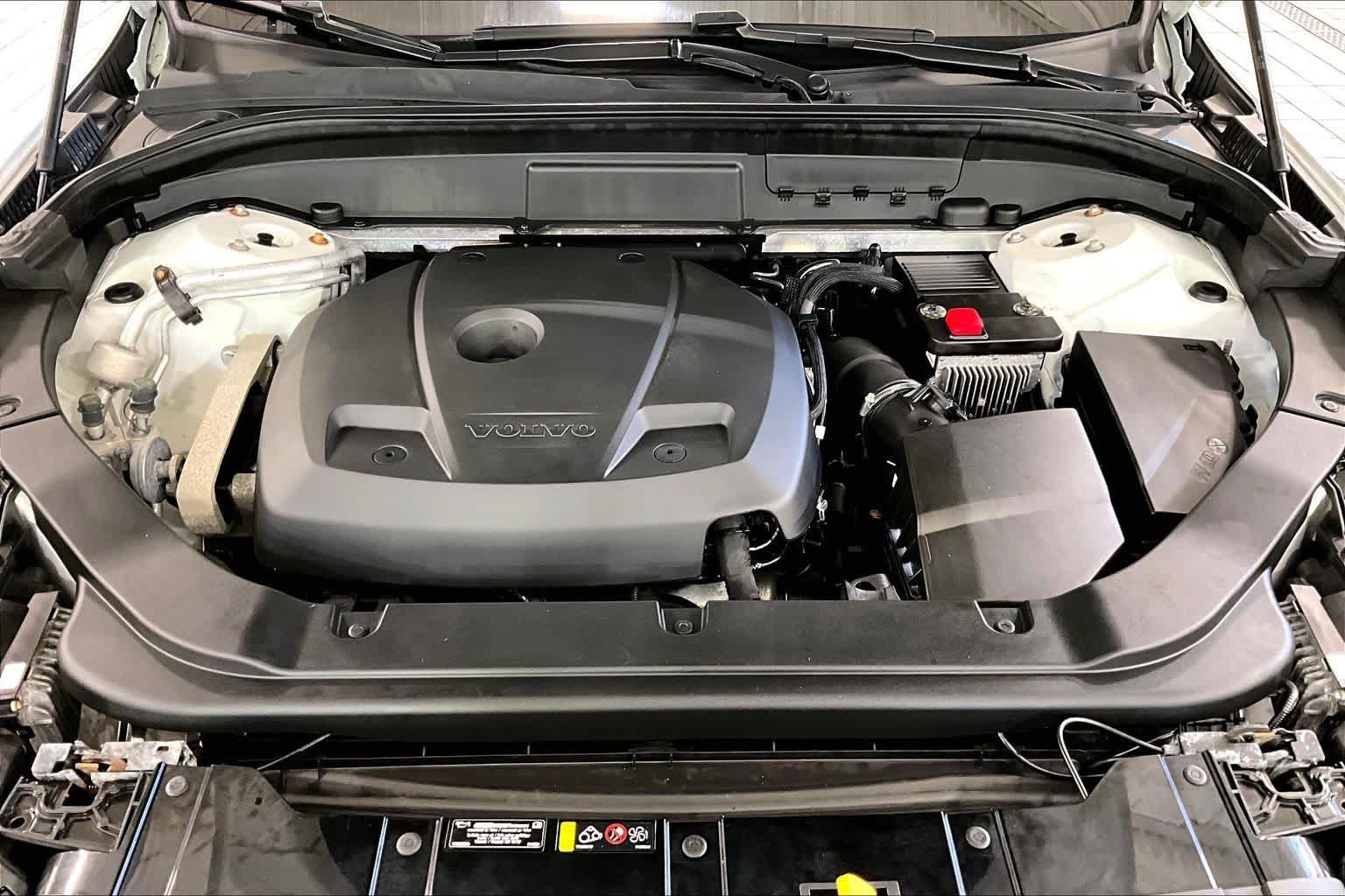 Used 2020 Volvo XC60 T5 Momentum w/ Protection Package Premier AWD/4WD image 29