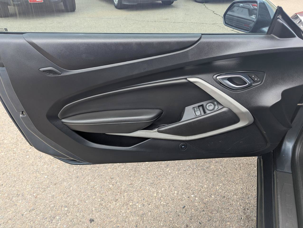 Used 2020 Chevrolet Camaro LT RWD image 10