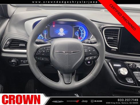 Certified 2024 Chrysler Pacifica Limited FWD image 16