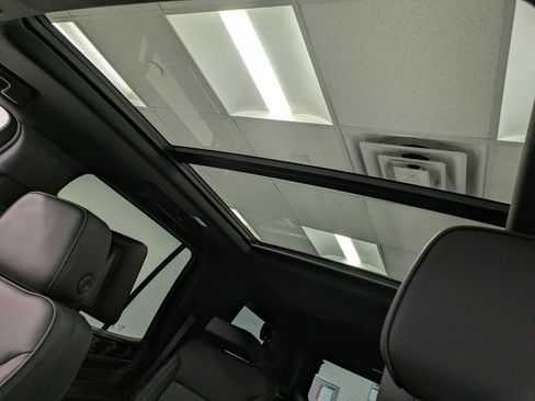 Used 2023 GMC Yukon Denali w/ Denali Reserve Package image 19