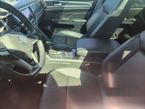 Used 2020 Volkswagen Atlas Cross Sport SEL R-Line AWD/4WD image 11