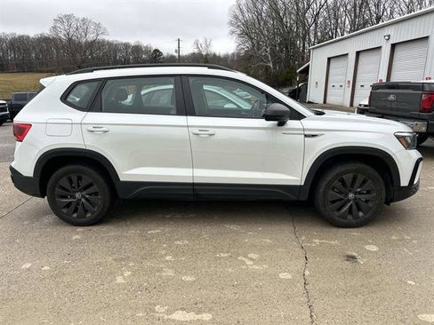 Used 2024 Volkswagen Taos S image 3