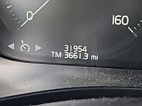 Used 2019 Volvo XC60 T6 Momentum w/ Multimedia Package AWD/4WD image 16