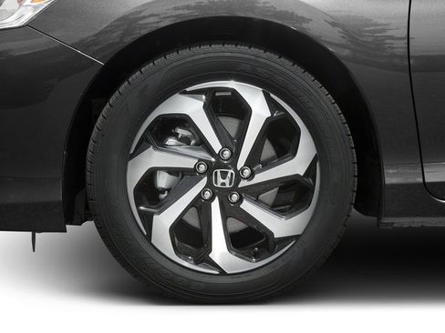 Used 2017 Honda Accord EX image 11