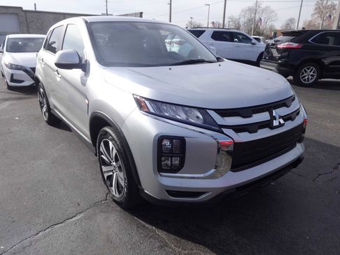 Used 2024 Mitsubishi Outlander Sport ES image 1