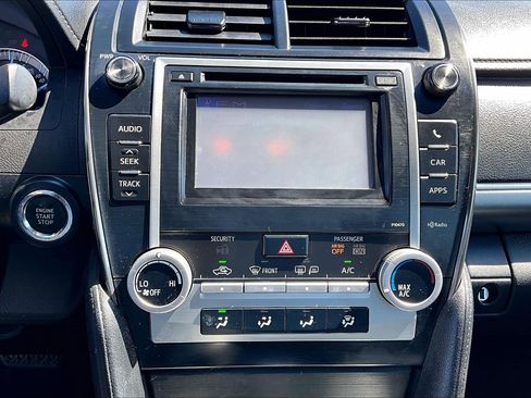 Used 2014 Toyota Camry SE w/ Leather Package FWD image 15