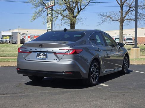 Used 2025 Toyota Camry XLE w/ Premium Plus Package image 7