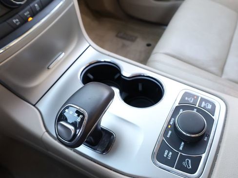 Used 2014 Jeep Grand Cherokee Overland AWD/4WD image 18