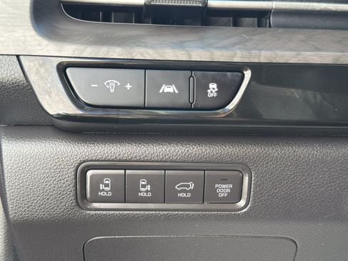 Used 2024 Kia Carnival SX FWD image 21