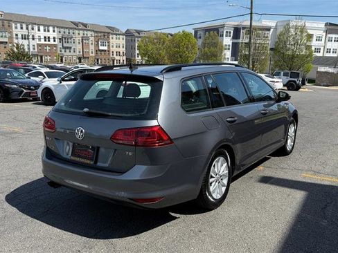 Used 2016 Volkswagen Golf S image 13