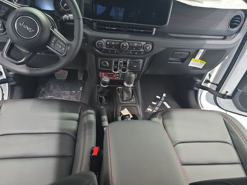New 2026 Jeep Wrangler Unlimited Rubicon AWD/4WD image 9