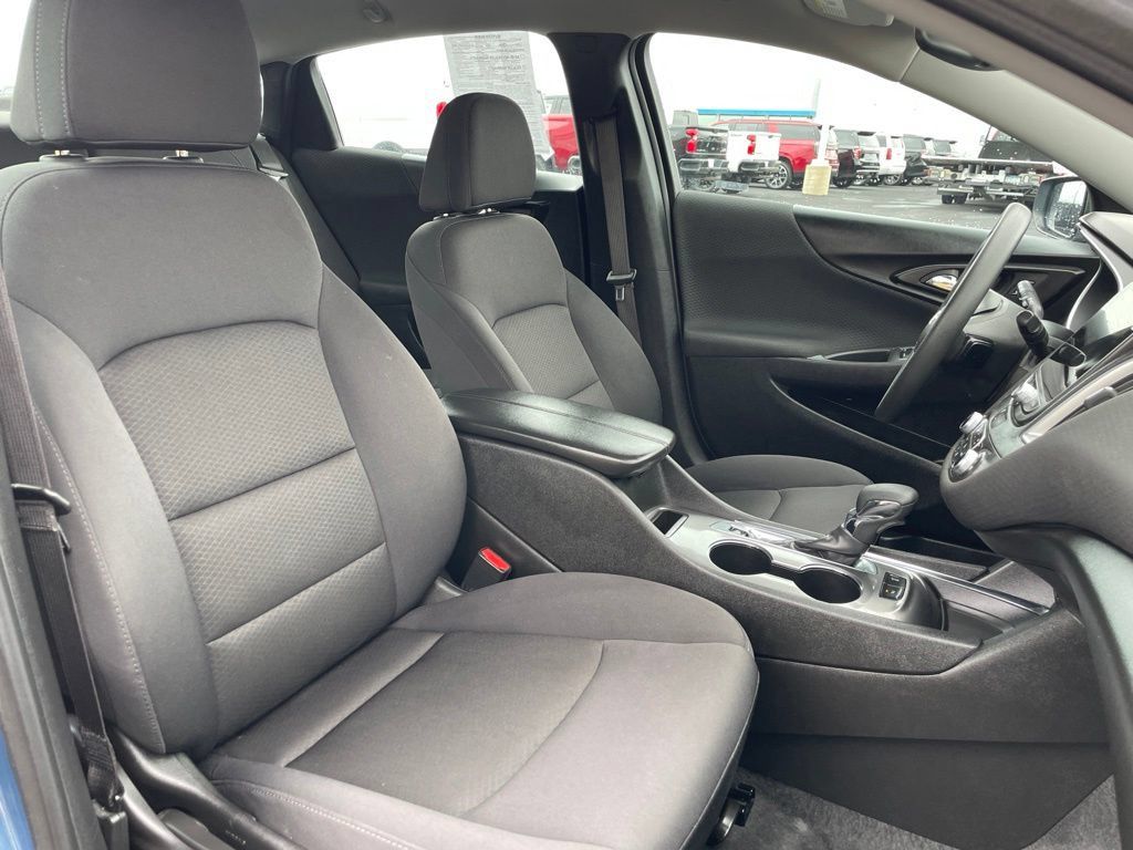 Used 2024 Chevrolet Malibu LT FWD image 25
