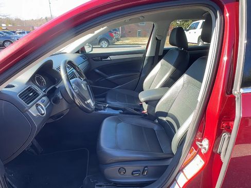 Used 2015 Volkswagen Passat 1.8T Limited Edition image 10