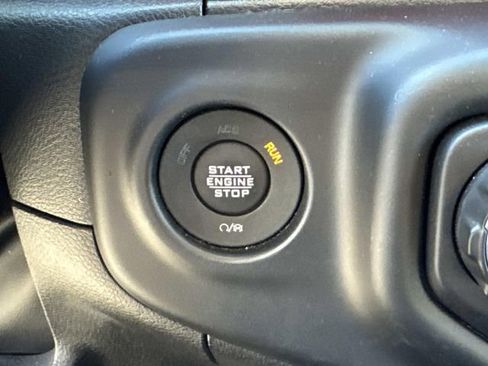 Used 2023 Jeep Wrangler Unlimited Rubicon image 26