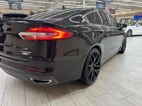 Used 2019 Ford Fusion Titanium AWD/4WD image 10