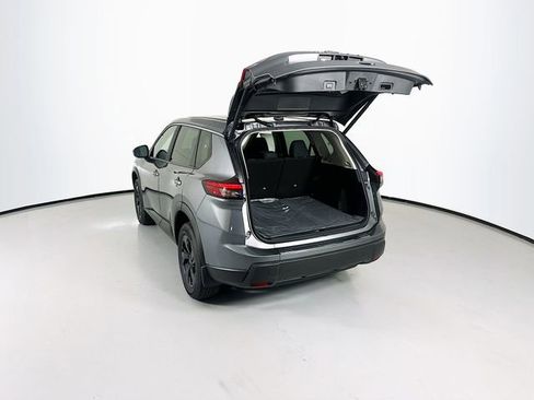 Used 2026 Nissan Rogue SV image 9