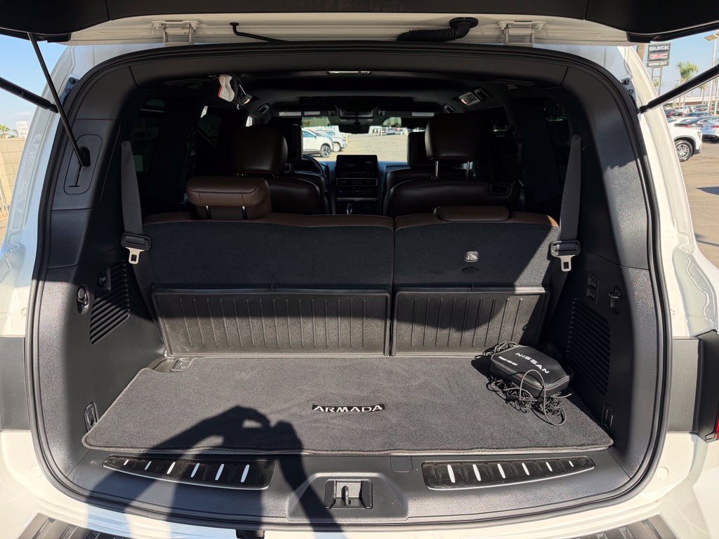 Certified 2022 Nissan Armada Platinum w/ Captain's Chairs Package AWD/4WD image 11