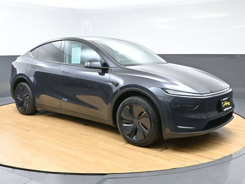 Used 2026 Tesla Model Y Long Range RWD image 49