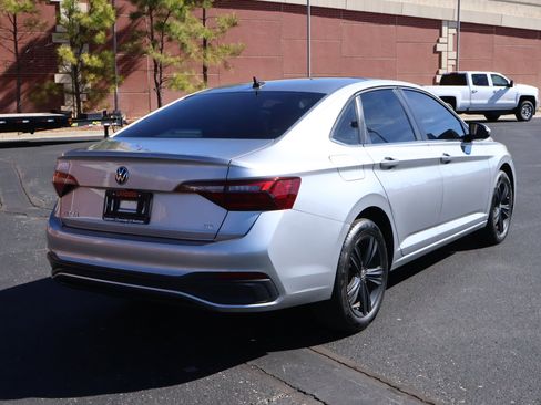 Used 2024 Volkswagen Jetta SE image 28